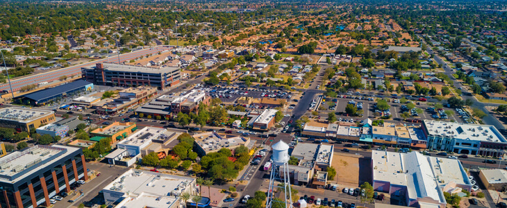 Quiet suburban town center in Gilbert, Arizona