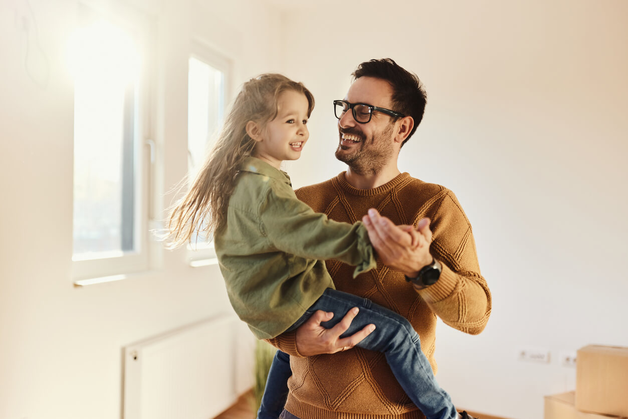 man with custody of his daughter